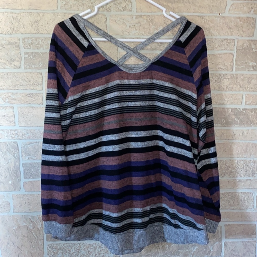 ✅Sunday Long Sleeve Sweater with criss cross back - Picture 3 of 7